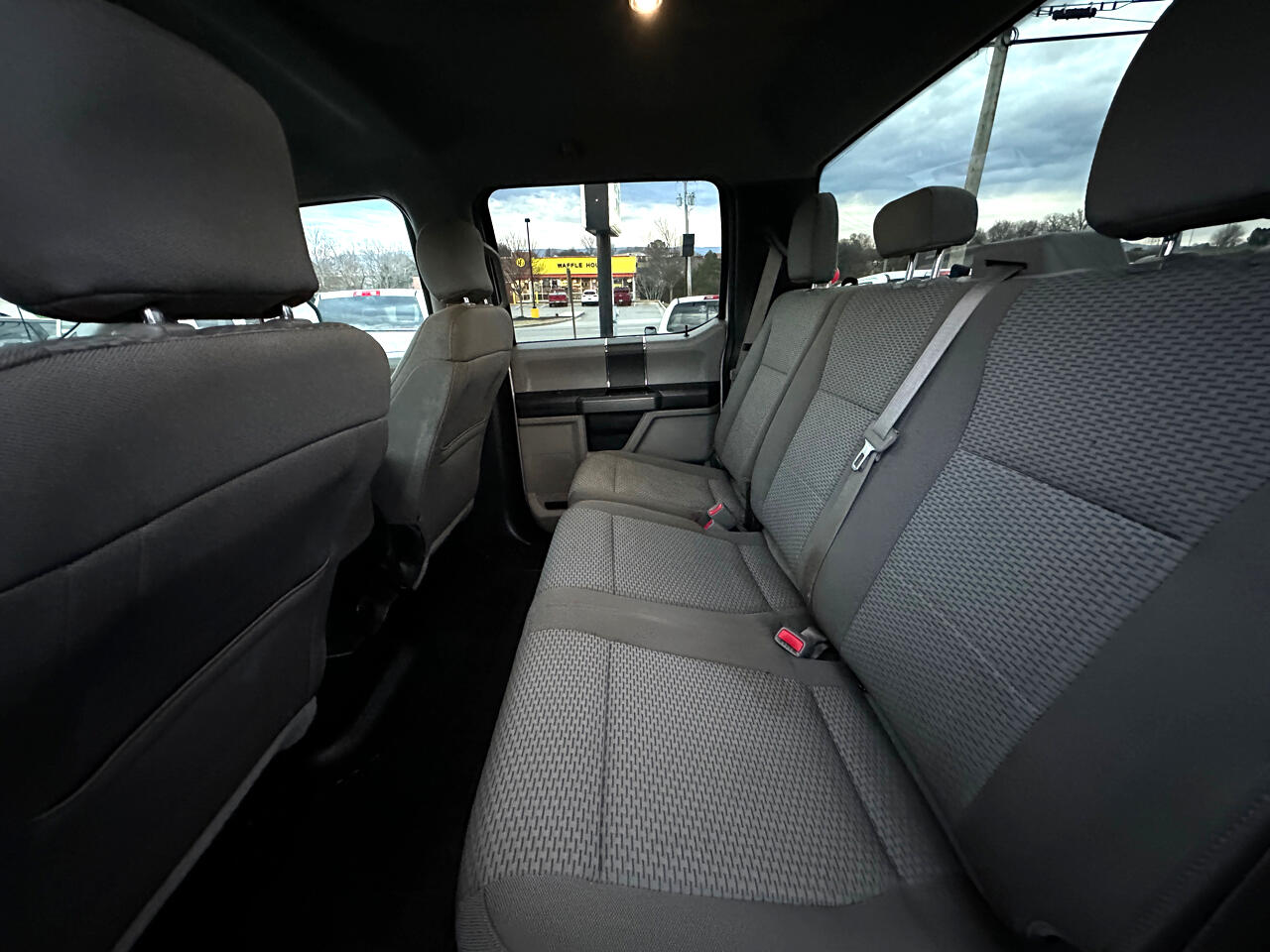 Ford Super Duty F-250 SRW XLT 4WD Crew Cab 8' Box 2017