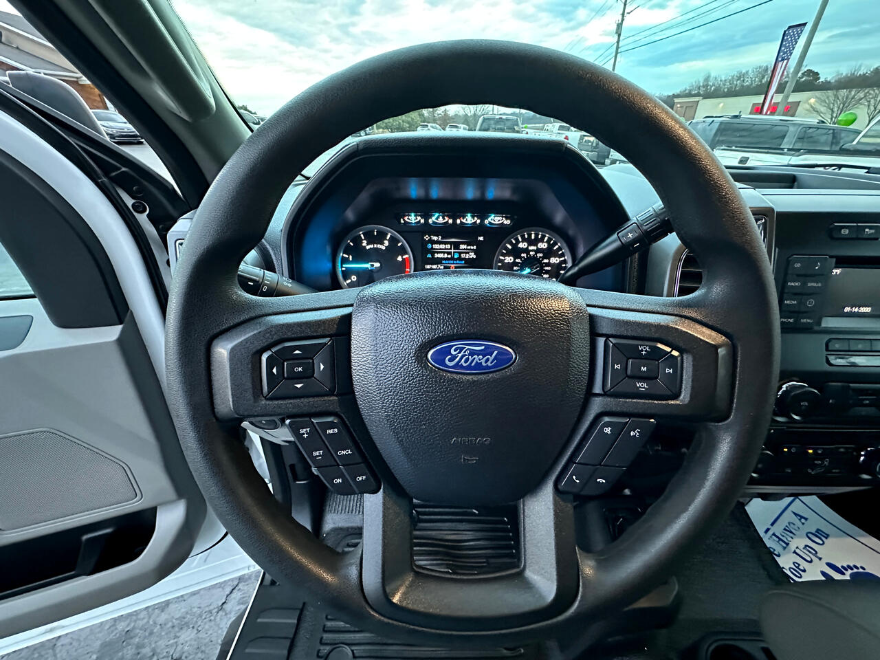 Ford Super Duty F-250 SRW XLT 4WD Crew Cab 8' Box 2017