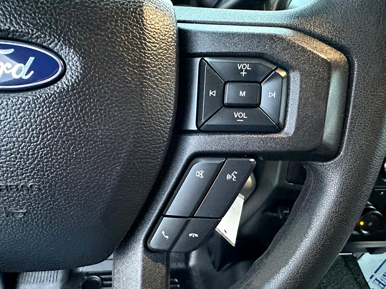 Ford Super Duty F-250 SRW XLT 4WD Crew Cab 8' Box 2017