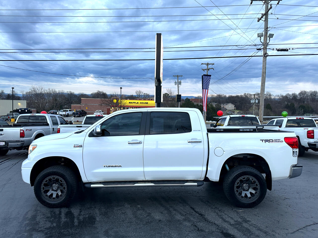 Toyota Tundra 4WD Truck CrewMax 5.7L FFV V8 6-Spd AT LTD (Natl) 2012
