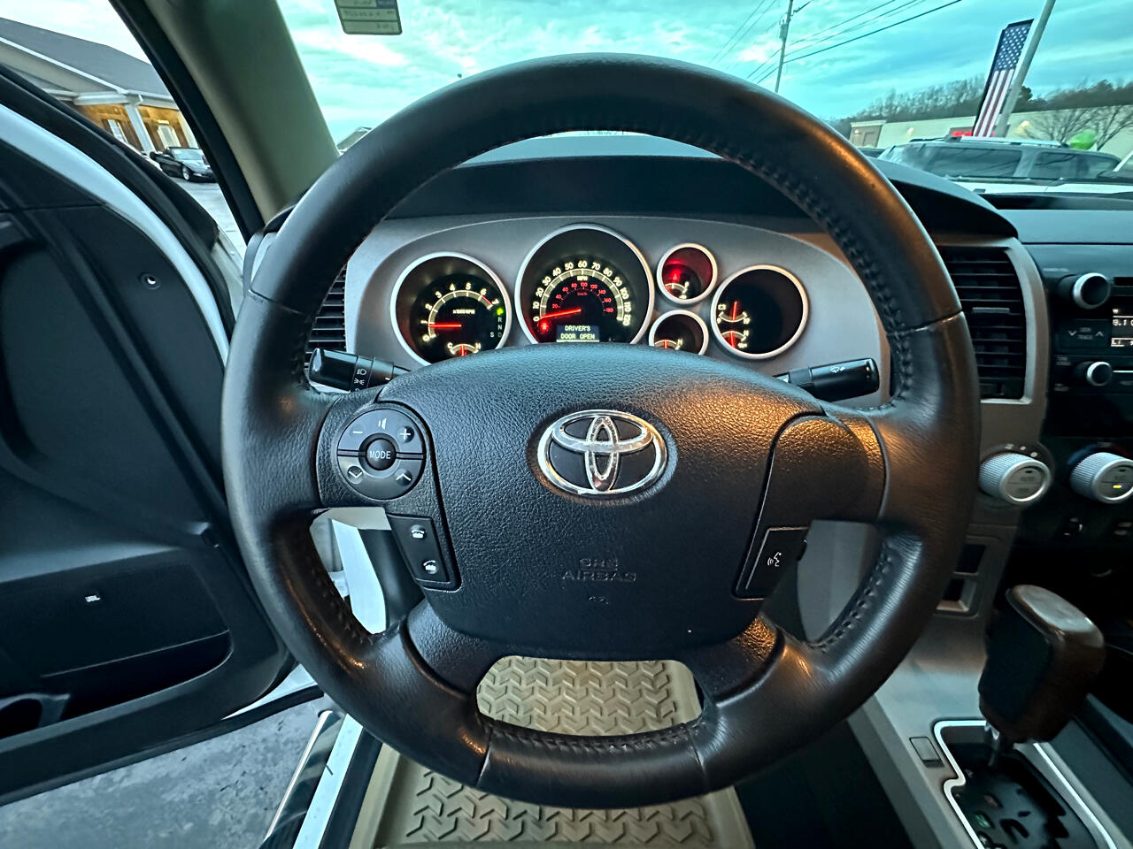 Toyota Tundra 4WD Truck CrewMax 5.7L FFV V8 6-Spd AT LTD (Natl) 2012