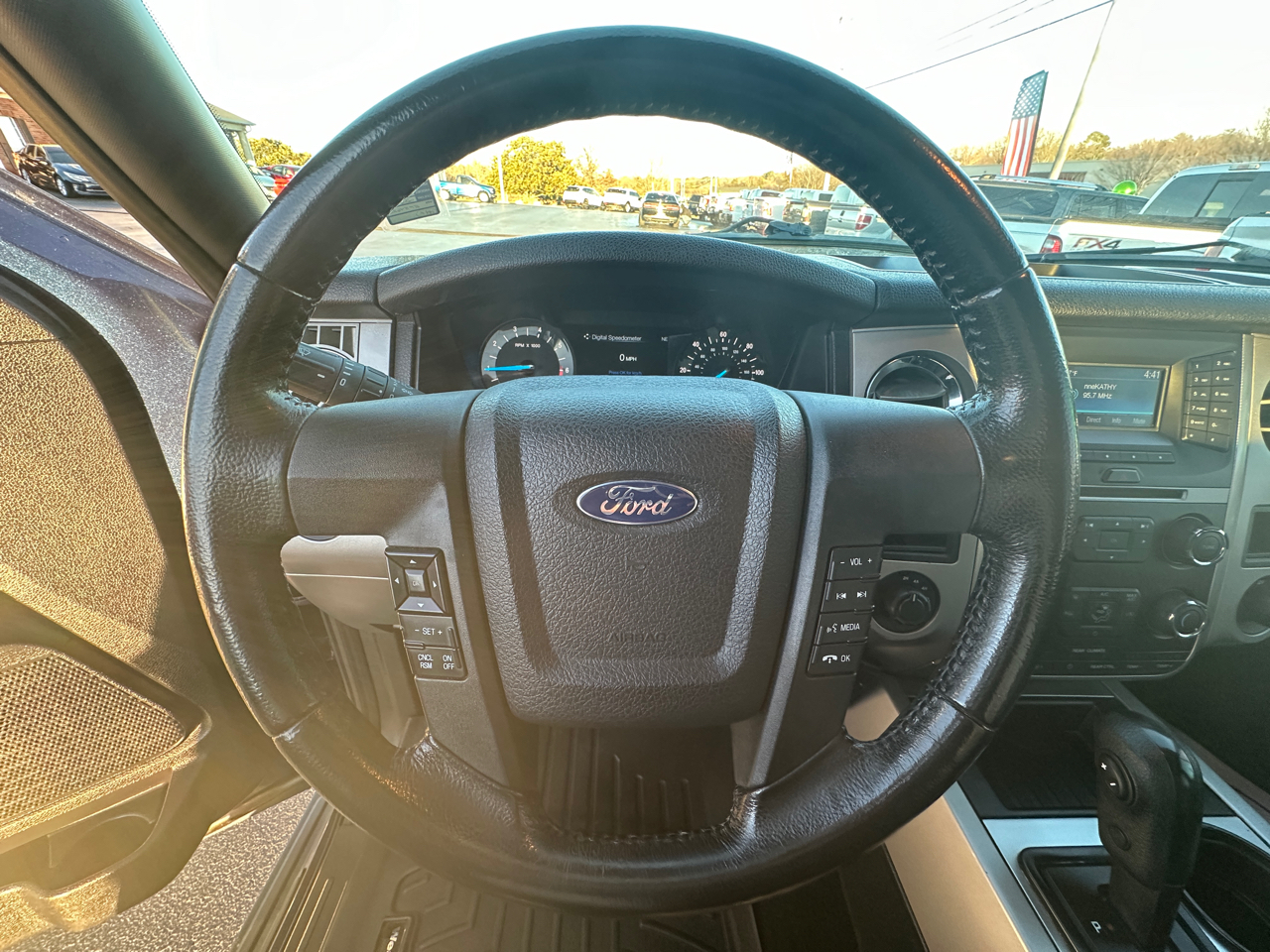 Ford Expedition 4WD 4dr XLT 2016