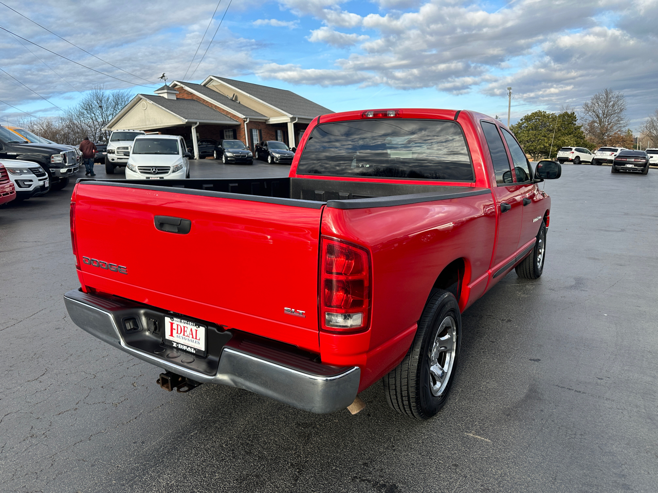 Dodge Ram 1500 4dr Quad Cab 140.5" WB SLT 2004