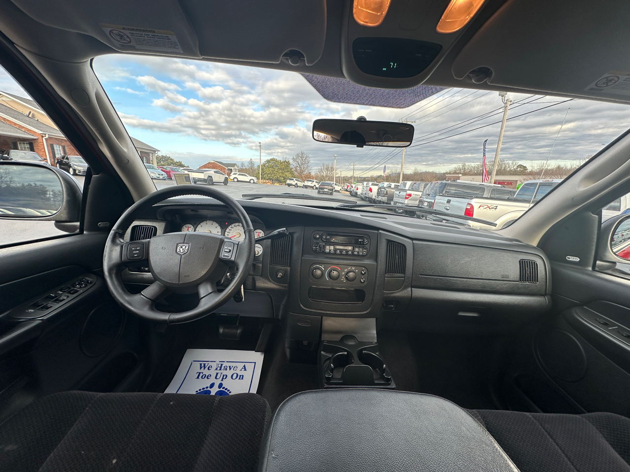 Dodge Ram 1500 4dr Quad Cab 140.5" WB SLT 2004