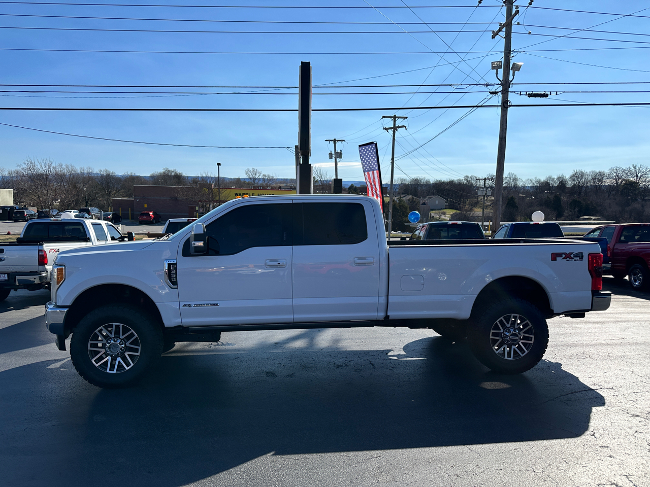 Ford Super Duty F-350 SRW Lariat 4WD Crew Cab 8' Box 2017