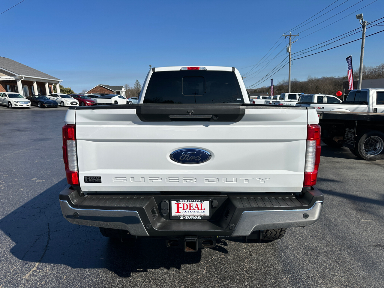 Ford Super Duty F-350 SRW Lariat 4WD Crew Cab 8' Box 2017