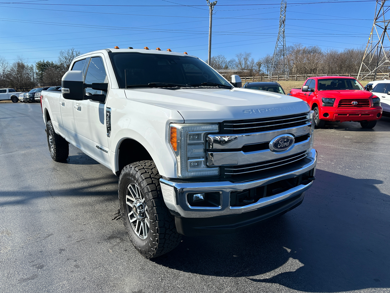 Ford Super Duty F-350 SRW Lariat 4WD Crew Cab 8' Box 2017