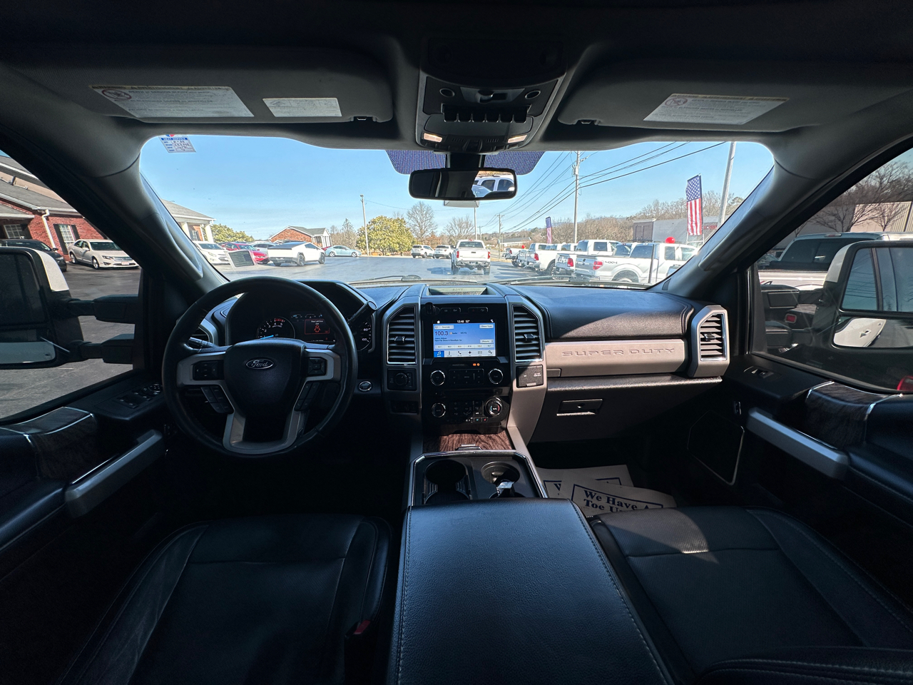 Ford Super Duty F-350 SRW Lariat 4WD Crew Cab 8' Box 2017