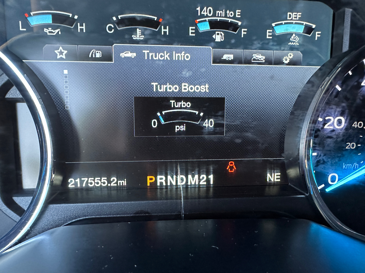 Ford Super Duty F-350 SRW Lariat 4WD Crew Cab 8' Box 2017