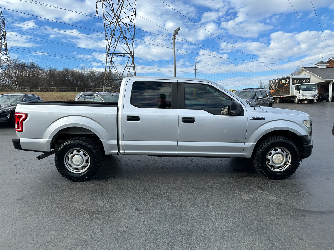 Ford F-150 4WD SuperCrew 145" XL 2015