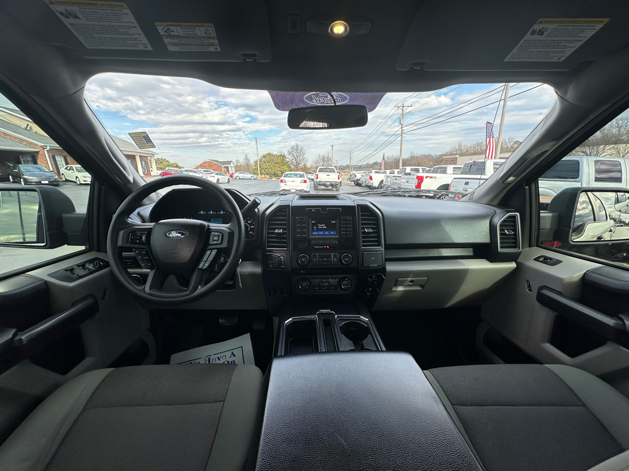 Ford F-150 4WD SuperCrew 145" XL 2015
