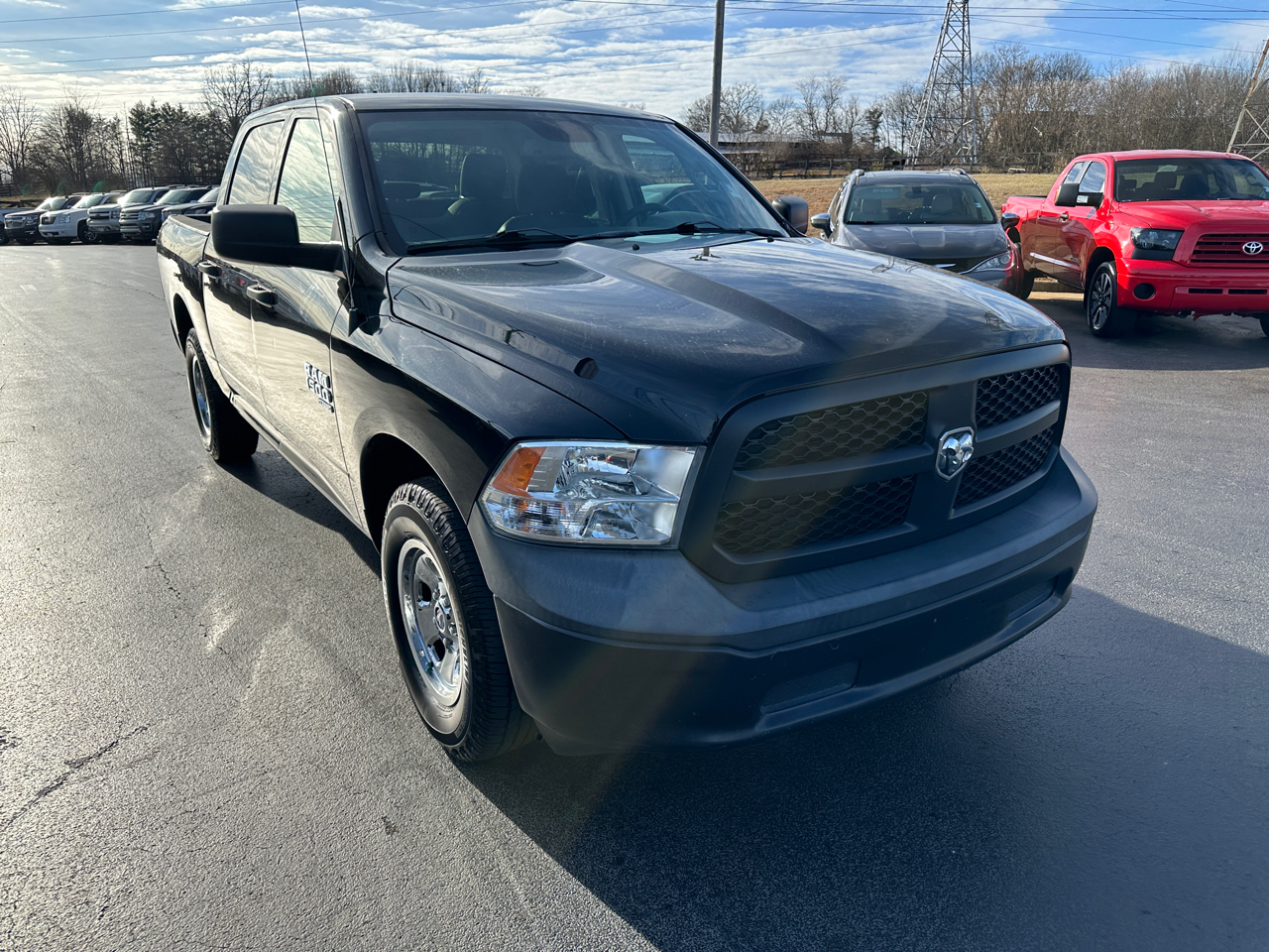 RAM 1500 Classic Tradesman 4x4 Crew Cab 5'7" Box 2019