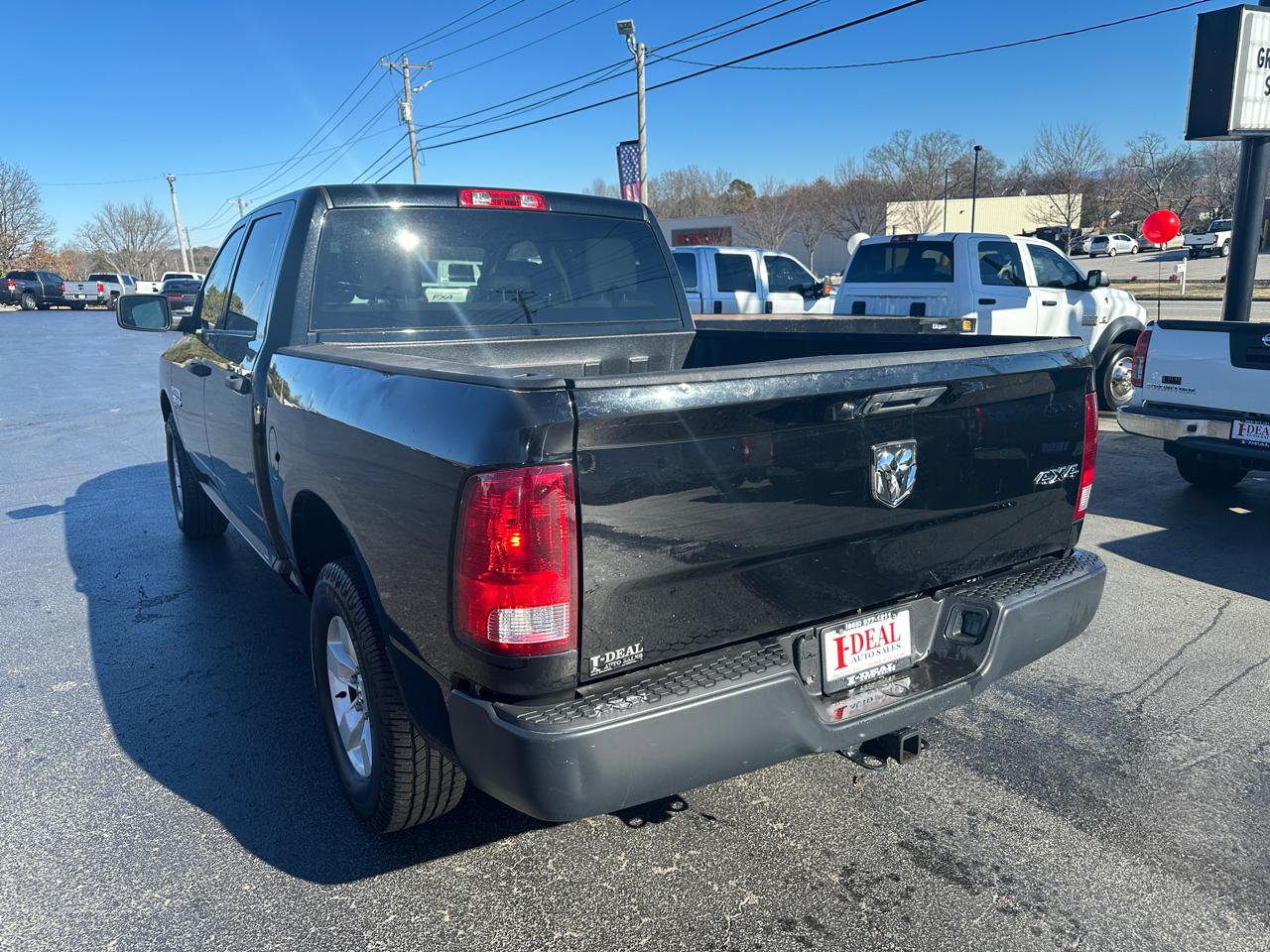 RAM 1500 Classic Tradesman 4x4 Crew Cab 5'7" Box 2019