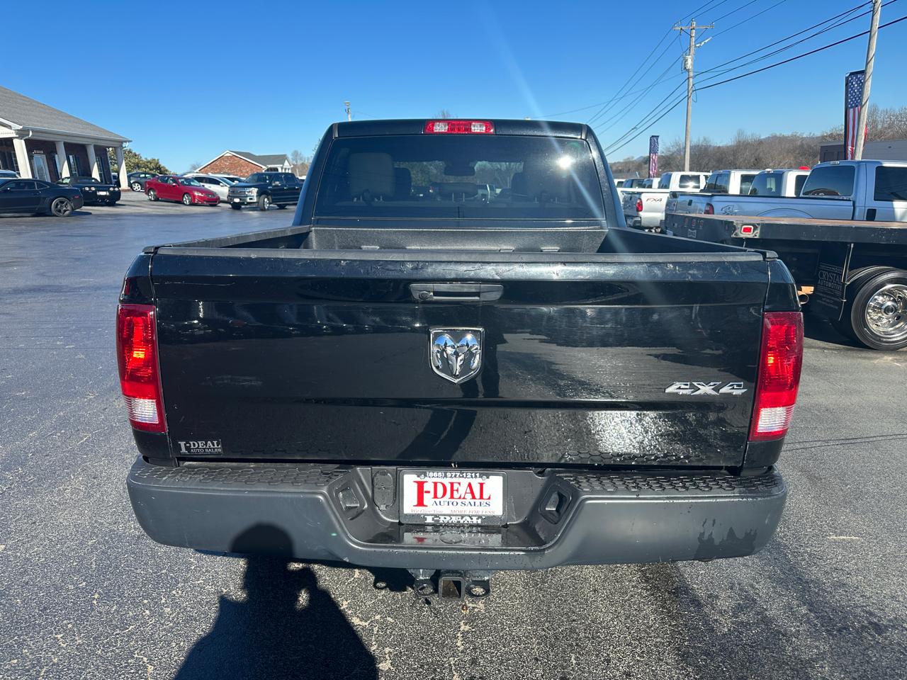 RAM 1500 Classic Tradesman 4x4 Crew Cab 5'7" Box 2019