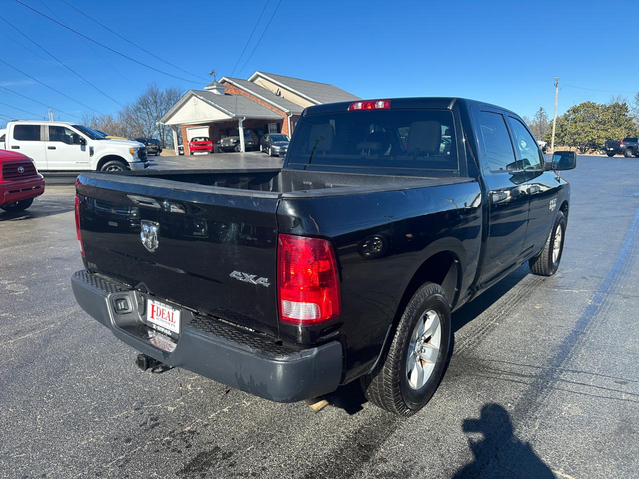 RAM 1500 Classic Tradesman 4x4 Crew Cab 5'7" Box 2019