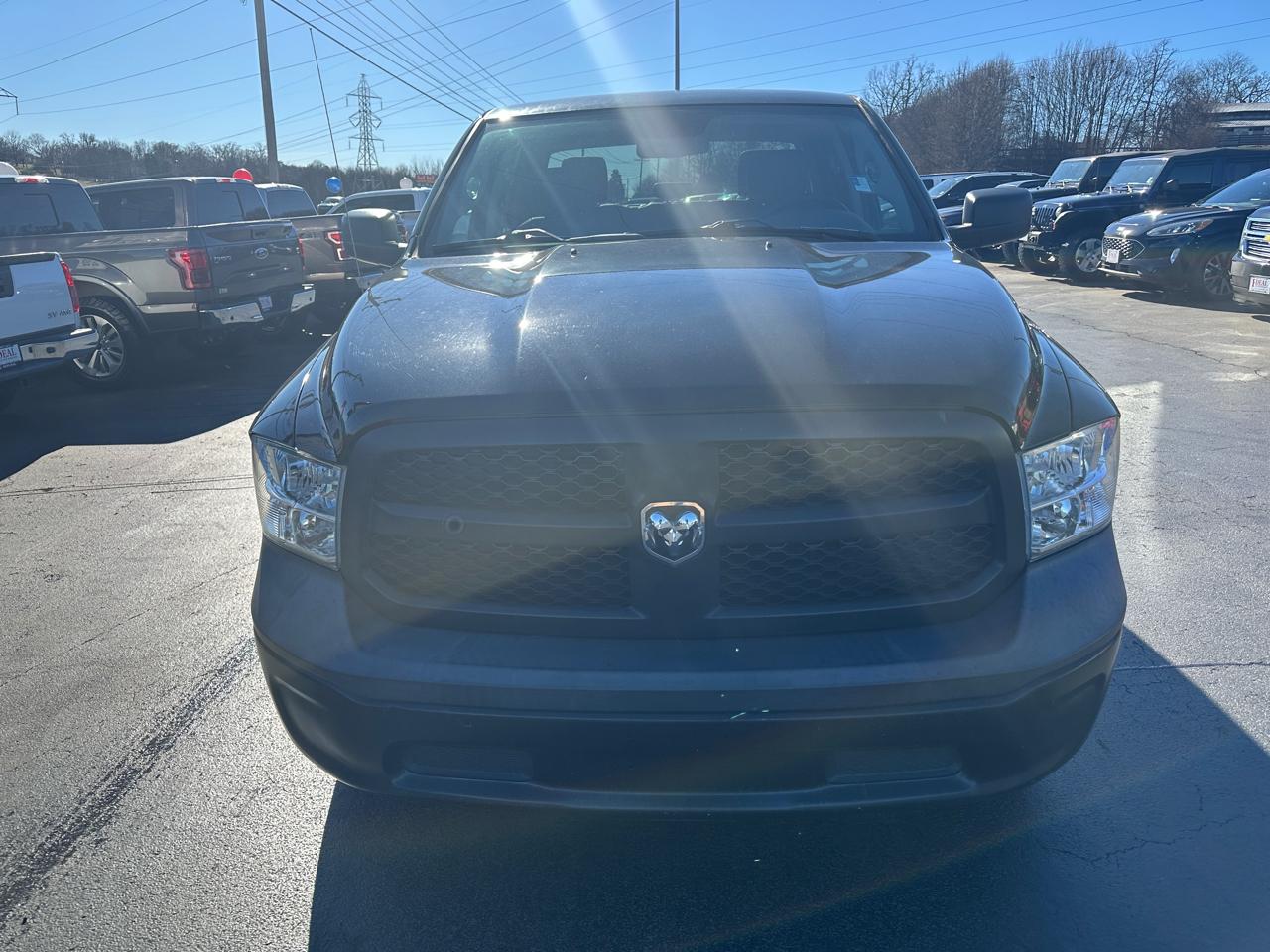 RAM 1500 Classic Tradesman 4x4 Crew Cab 5'7" Box 2019