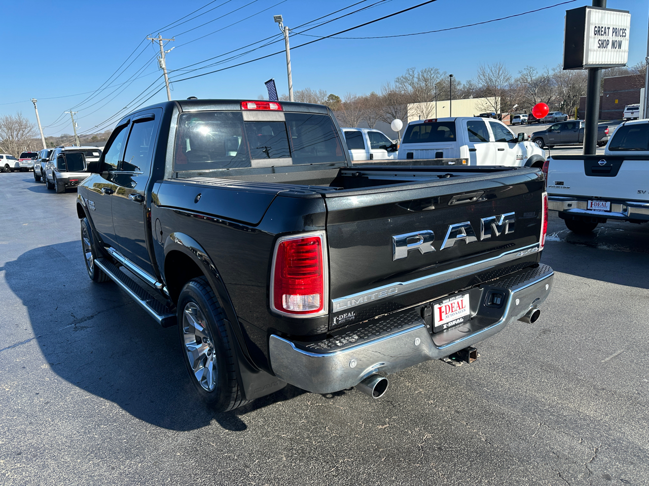 RAM 1500 4WD Crew Cab 140.5" Limited 2017