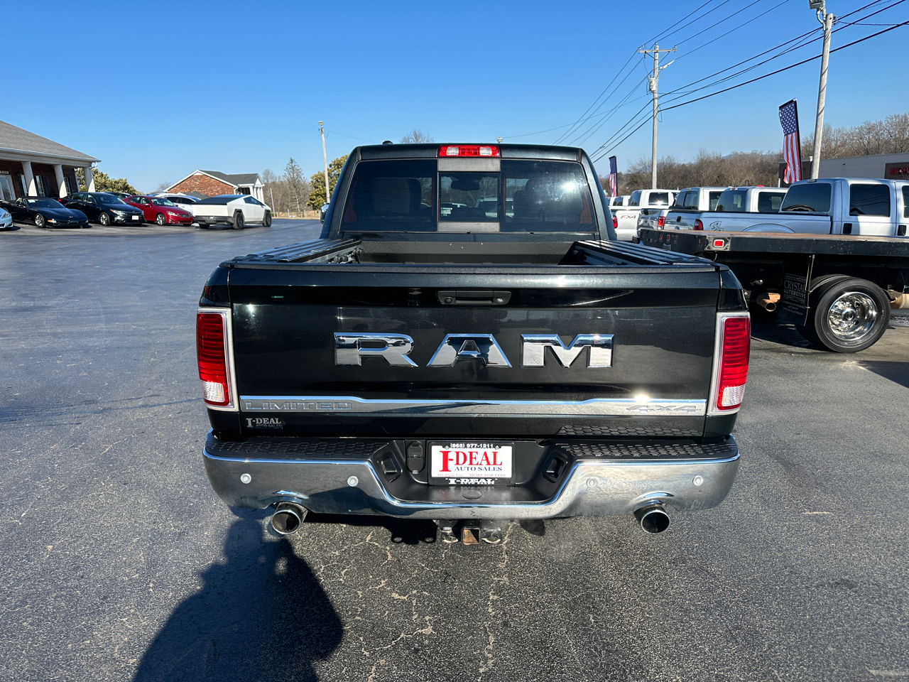 RAM 1500 4WD Crew Cab 140.5" Limited 2017