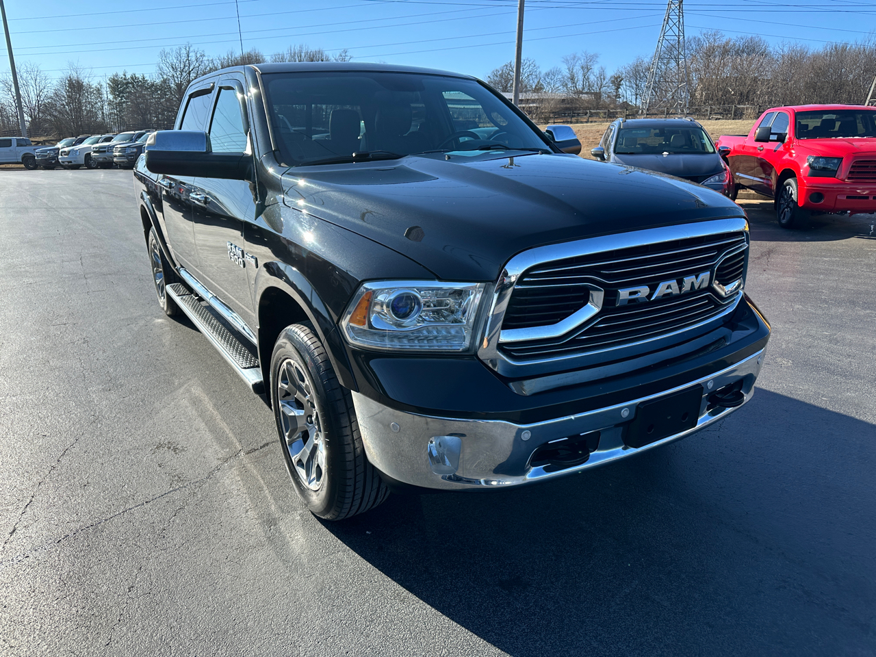 RAM 1500 4WD Crew Cab 140.5" Limited 2017
