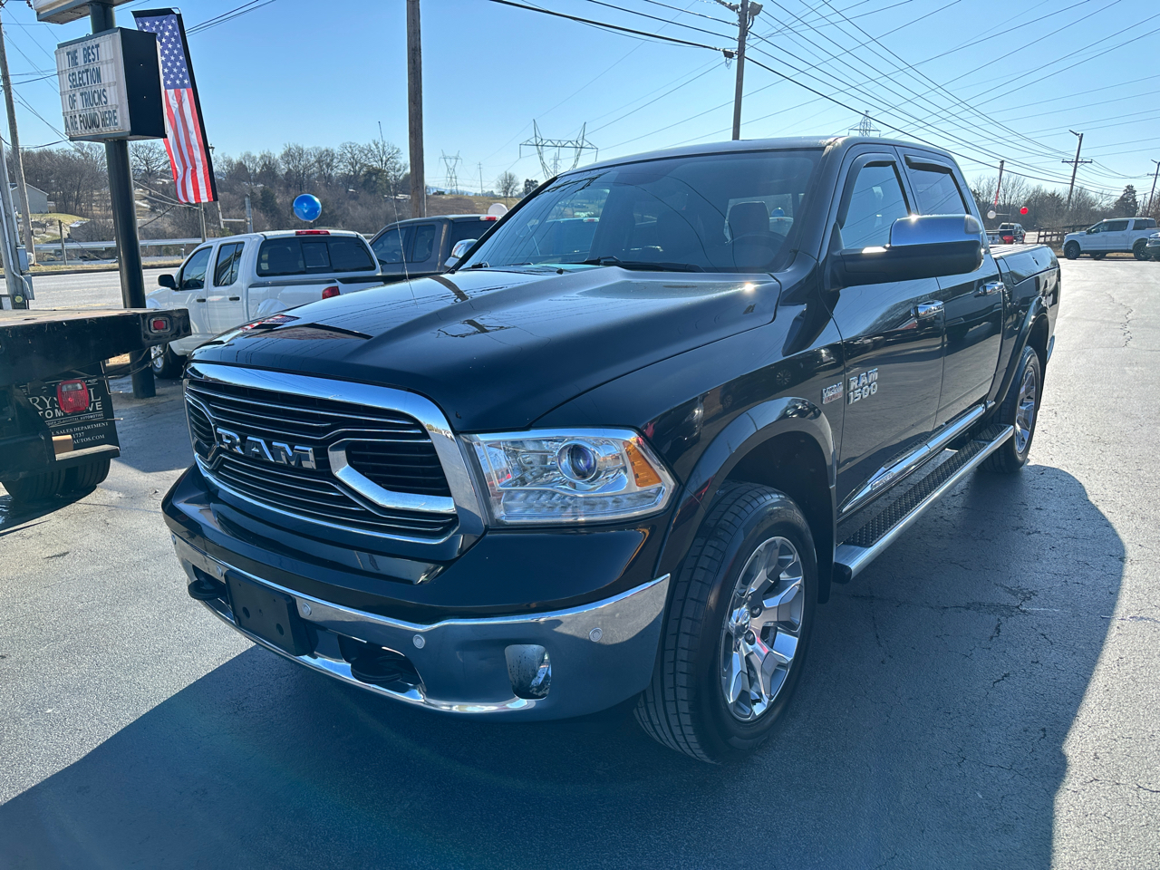 RAM 1500 4WD Crew Cab 140.5" Limited 2017