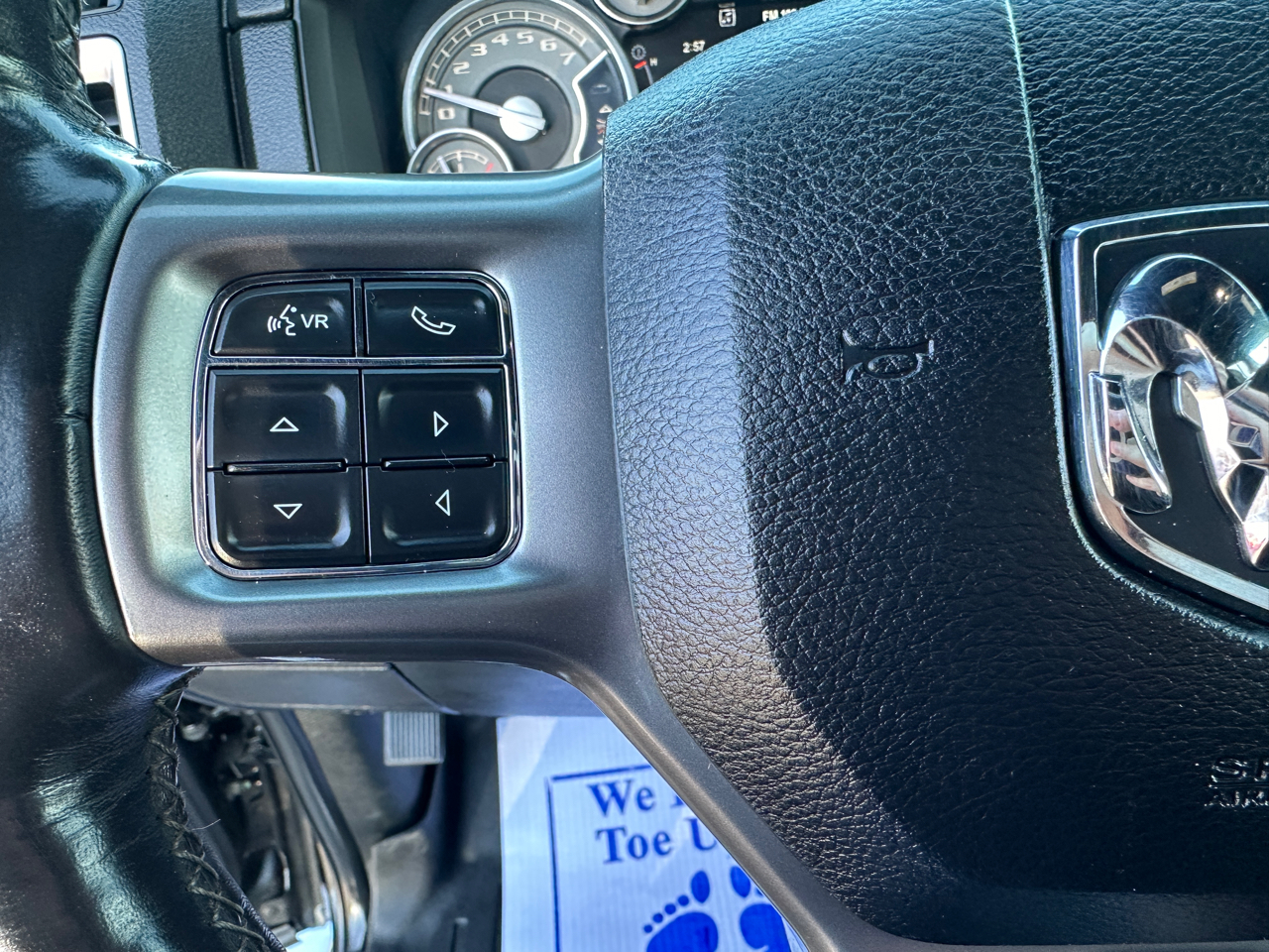 RAM 1500 4WD Crew Cab 140.5" Limited 2017