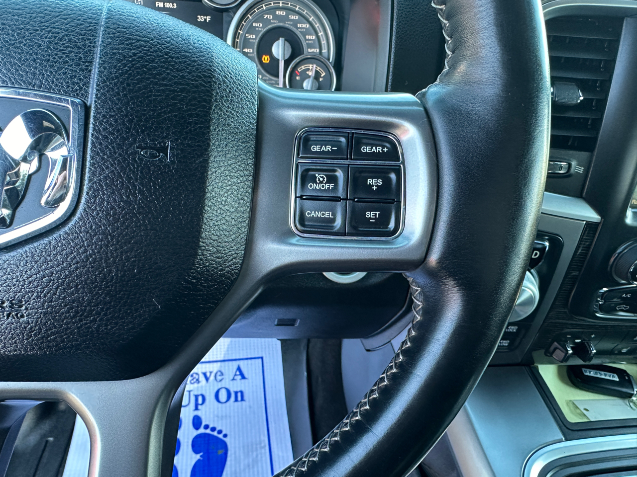 RAM 1500 4WD Crew Cab 140.5" Limited 2017