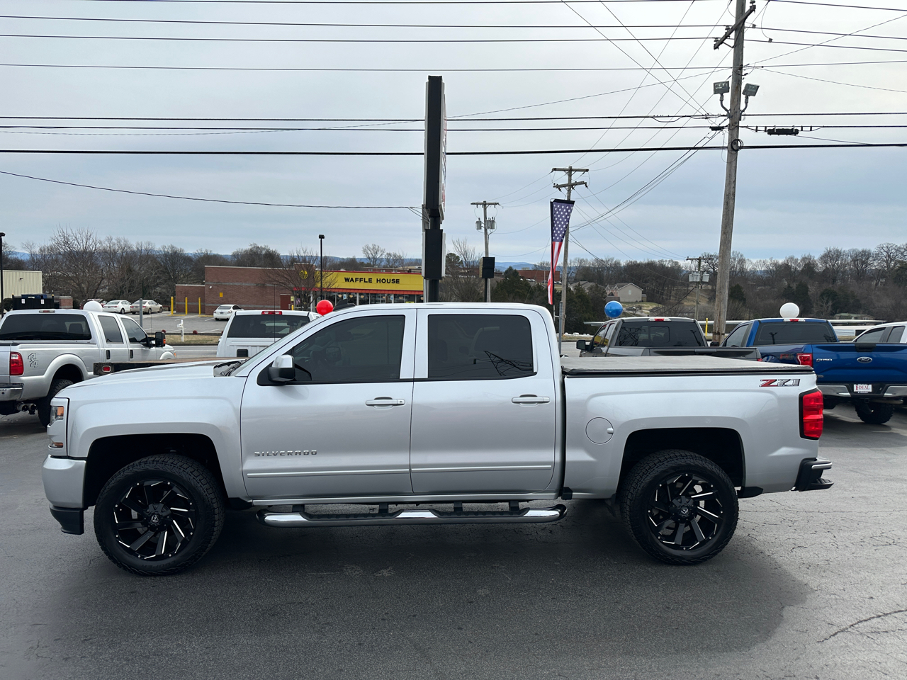 2018 Chevrolet Silverado 1500 4WD Crew Cab 143.5" LT w/2LT