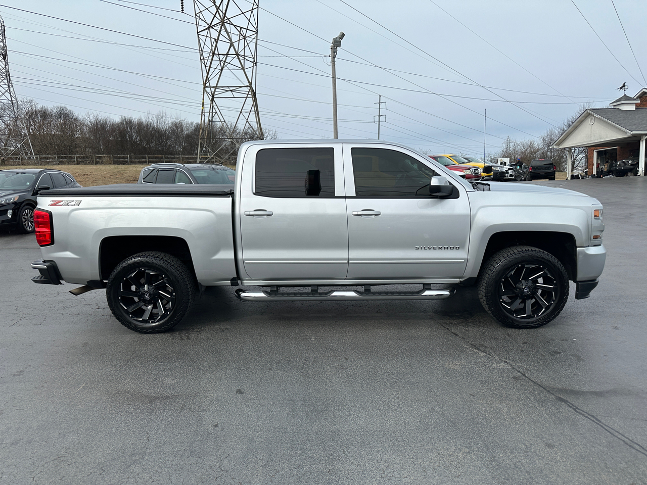 Chevrolet Silverado 1500 4WD Crew Cab 143.5" LT w/2LT 2018