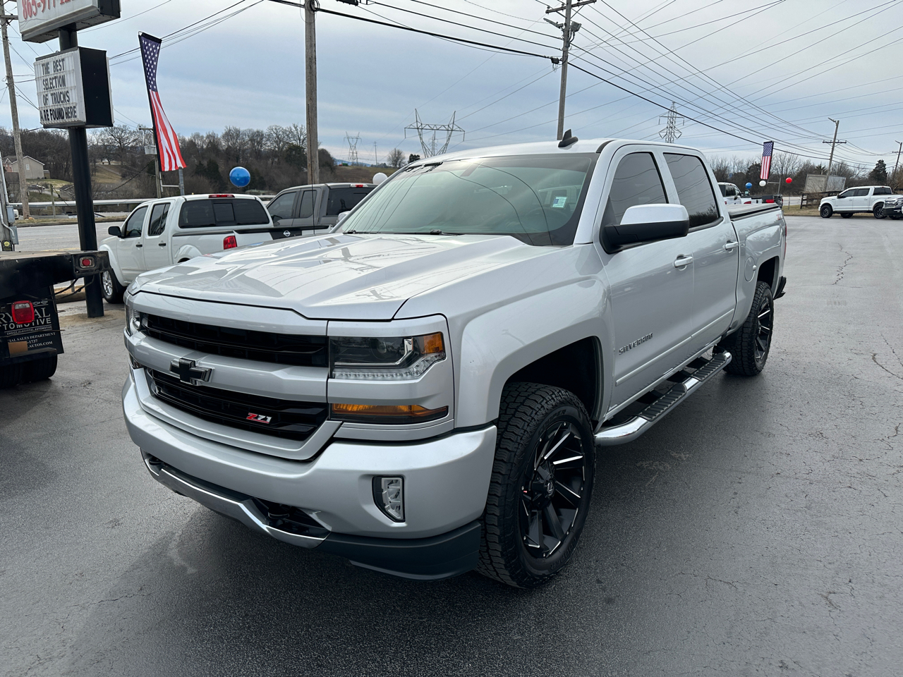 Chevrolet Silverado 1500 4WD Crew Cab 143.5" LT w/2LT 2018