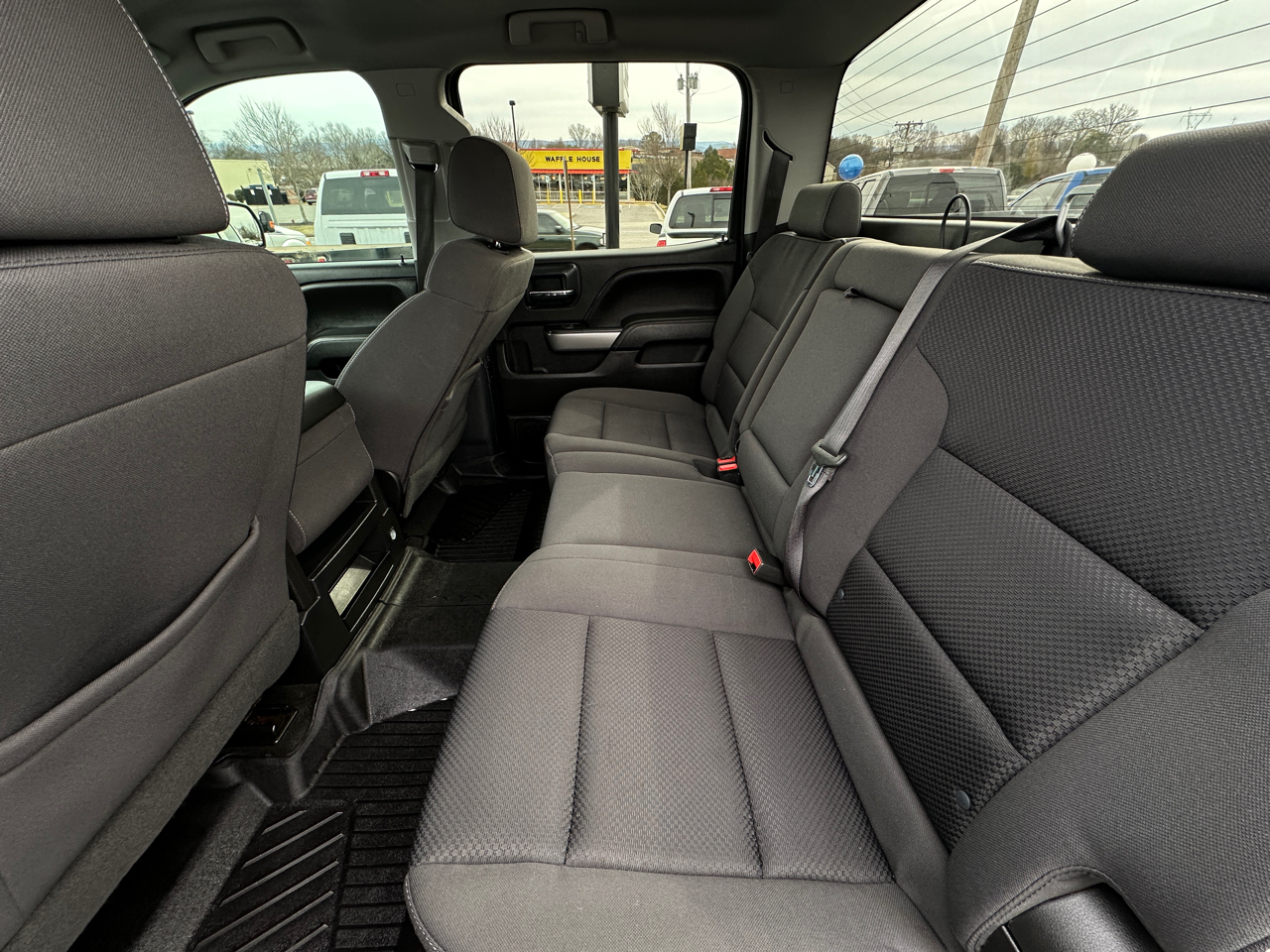 Chevrolet Silverado 1500 4WD Crew Cab 143.5" LT w/2LT 2018