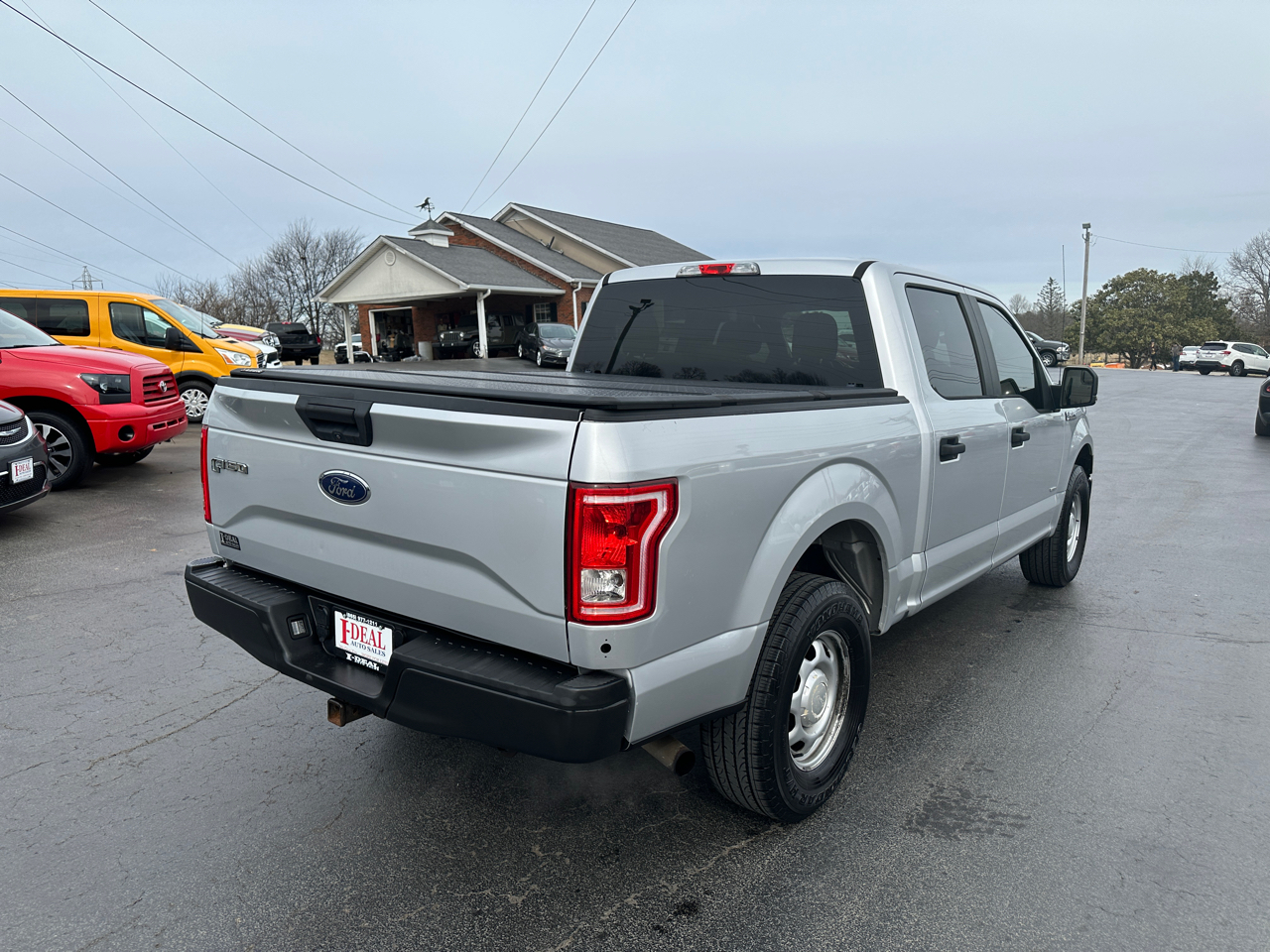 Ford F-150 4WD SuperCrew 145" XL 2015