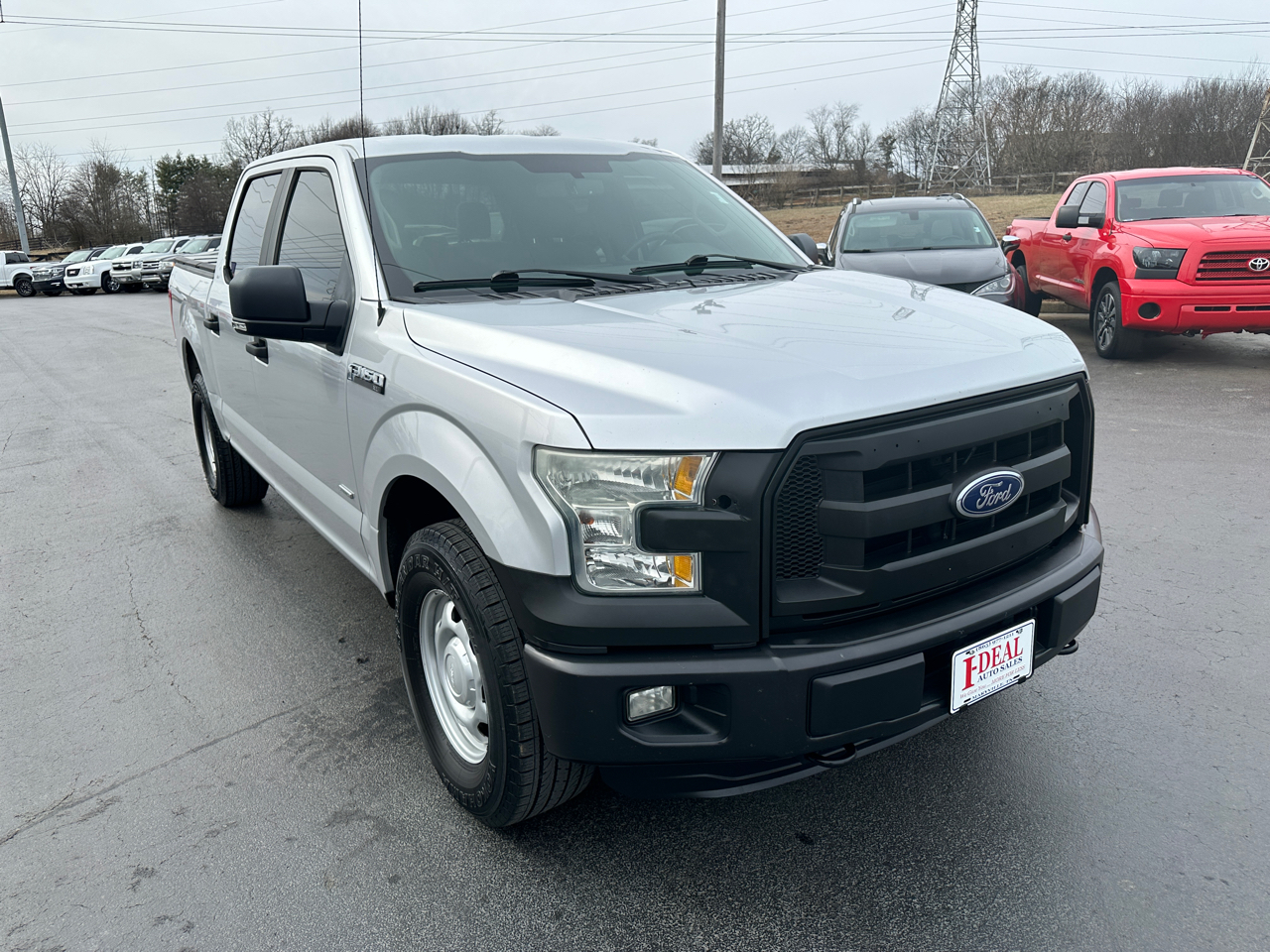 Ford F-150 4WD SuperCrew 145" XL 2015