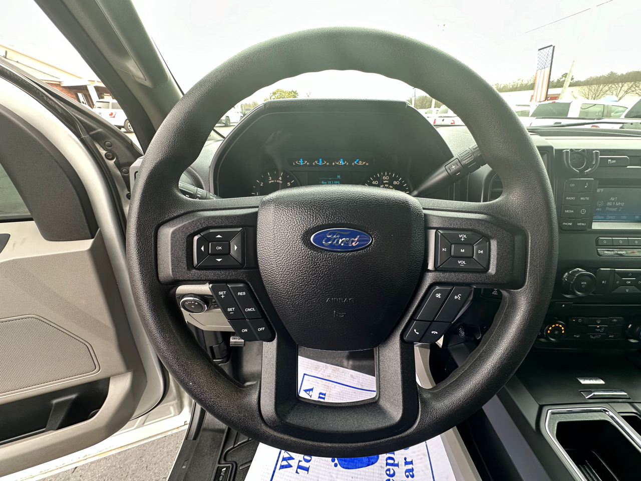 Ford F-150 4WD SuperCrew 145" XL 2015