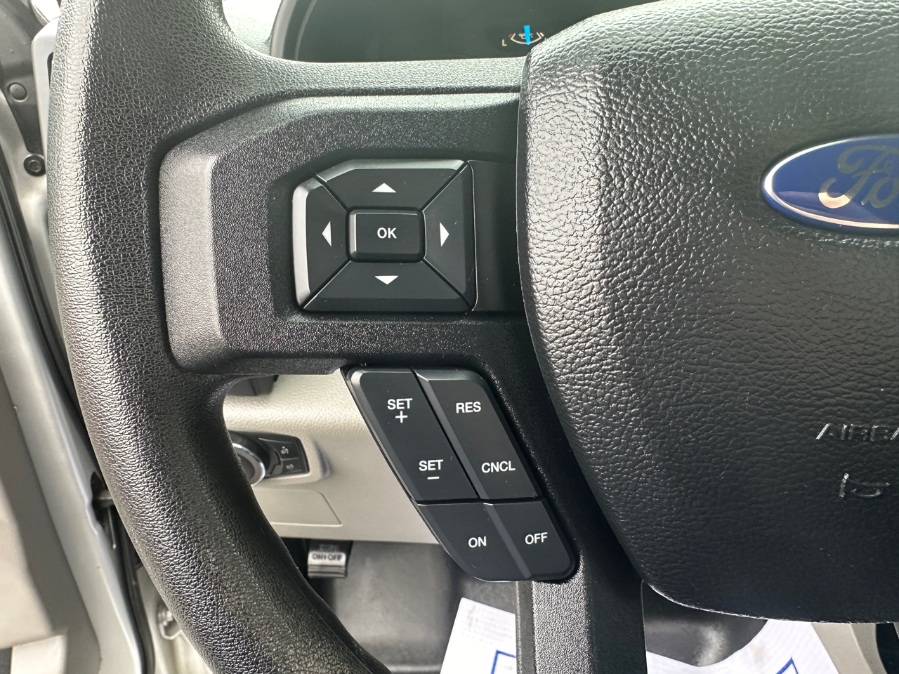 Ford F-150 4WD SuperCrew 145" XL 2015