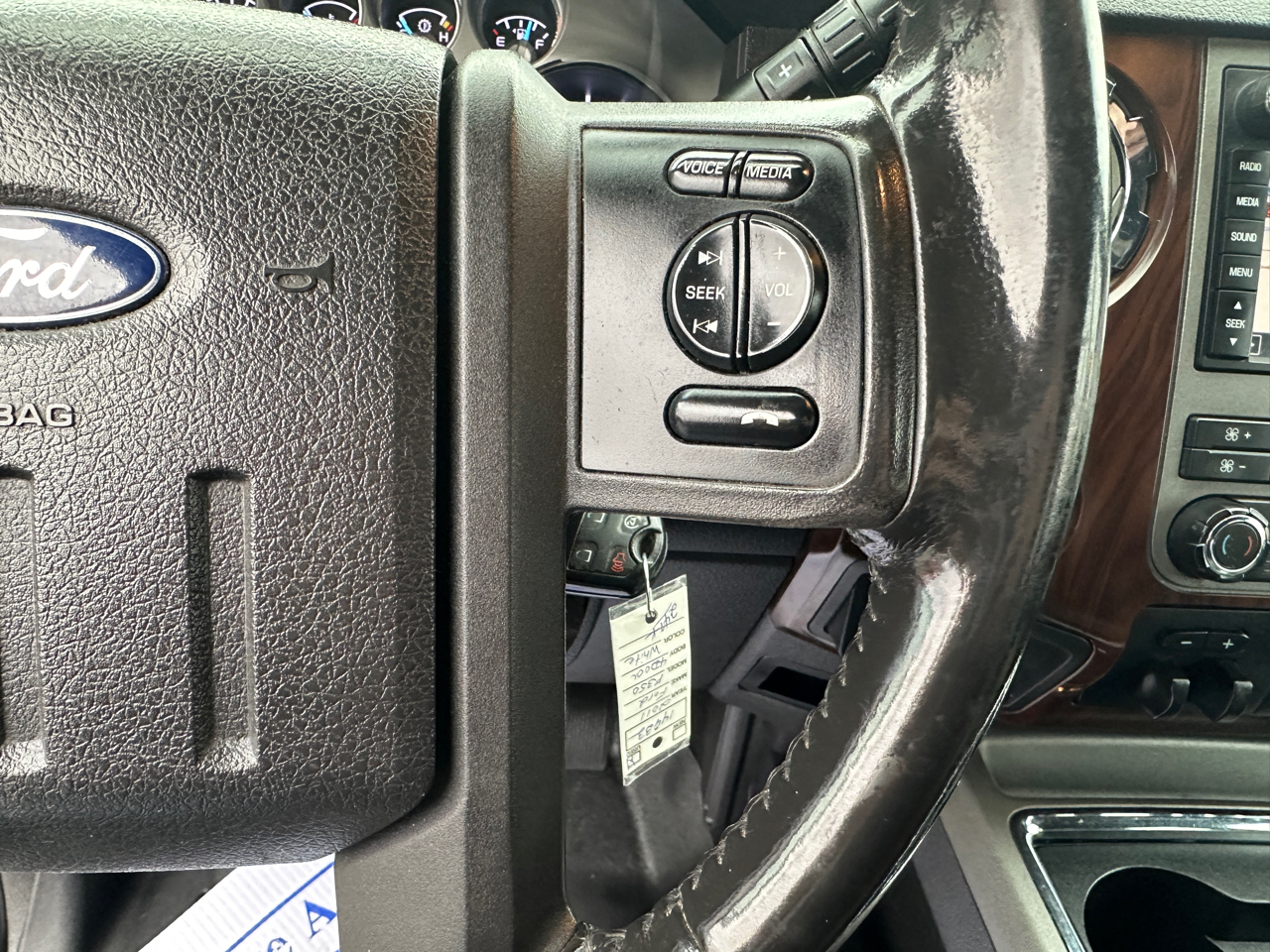 Ford Super Duty F-350 SRW 4WD Crew Cab 156" Lariat 2011