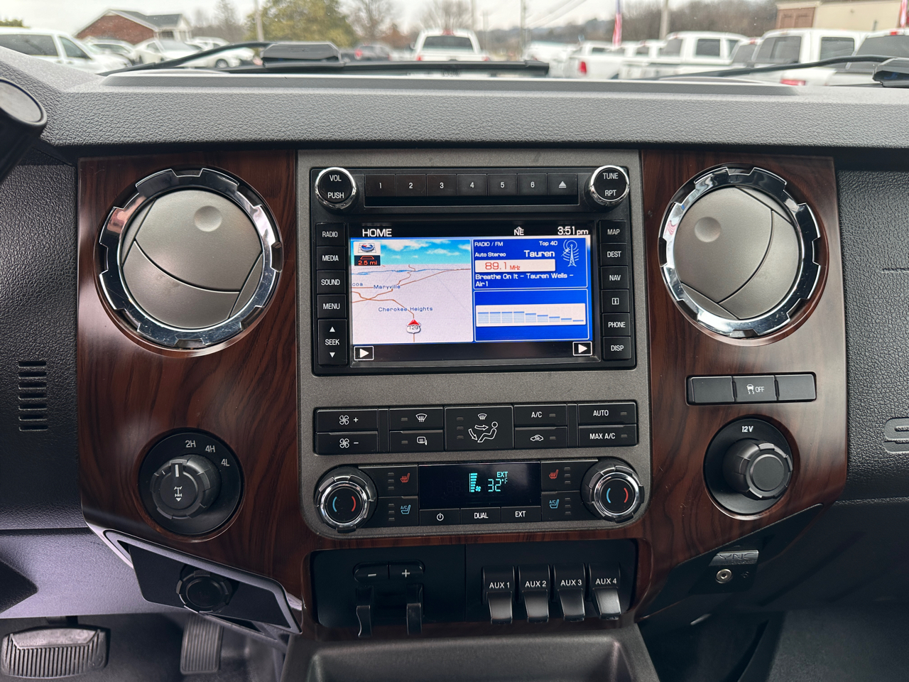 Ford Super Duty F-350 SRW 4WD Crew Cab 156" Lariat 2011