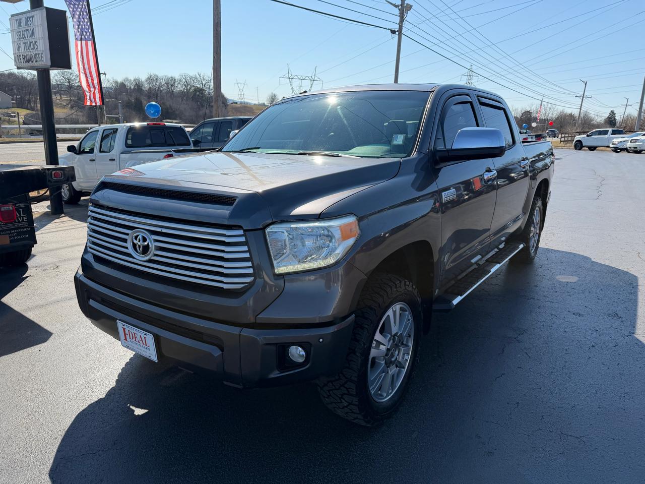 Toyota Tundra 4WD Truck CrewMax 5.7L FFV V8 6-Spd AT Platinum (Natl) 2016