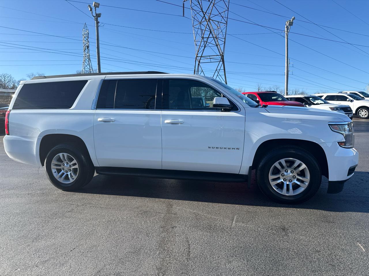 Chevrolet Suburban 4WD 4dr 1500 LS 2017
