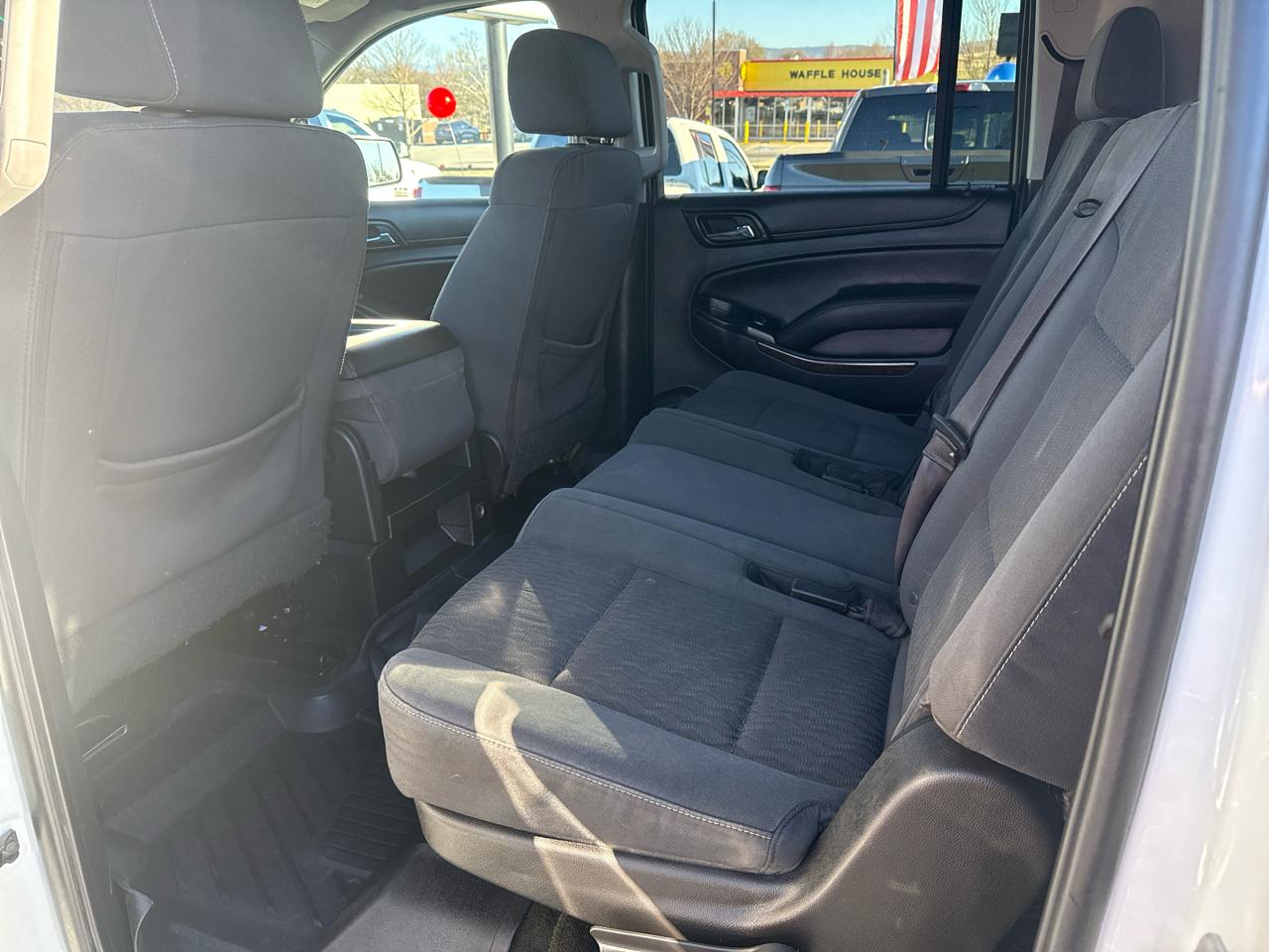 Chevrolet Suburban 4WD 4dr 1500 LS 2017