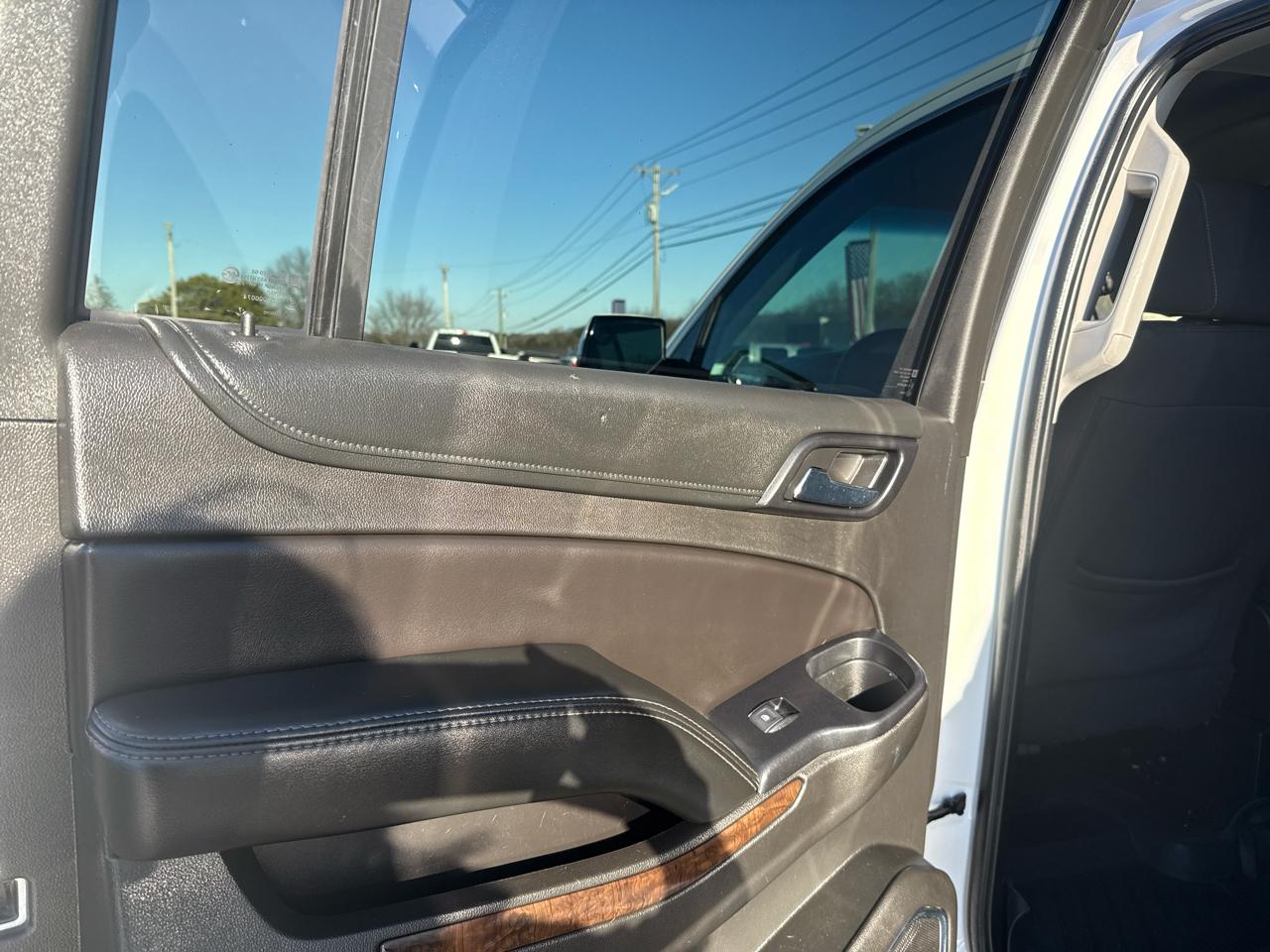 Chevrolet Suburban 4WD 4dr 1500 LS 2017