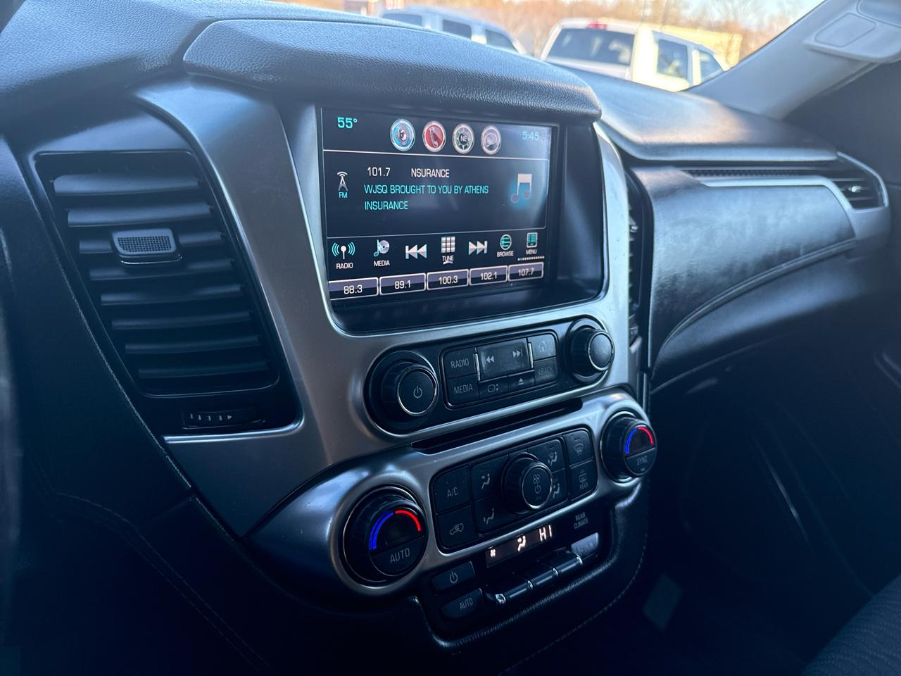 Chevrolet Suburban 4WD 4dr 1500 LS 2017