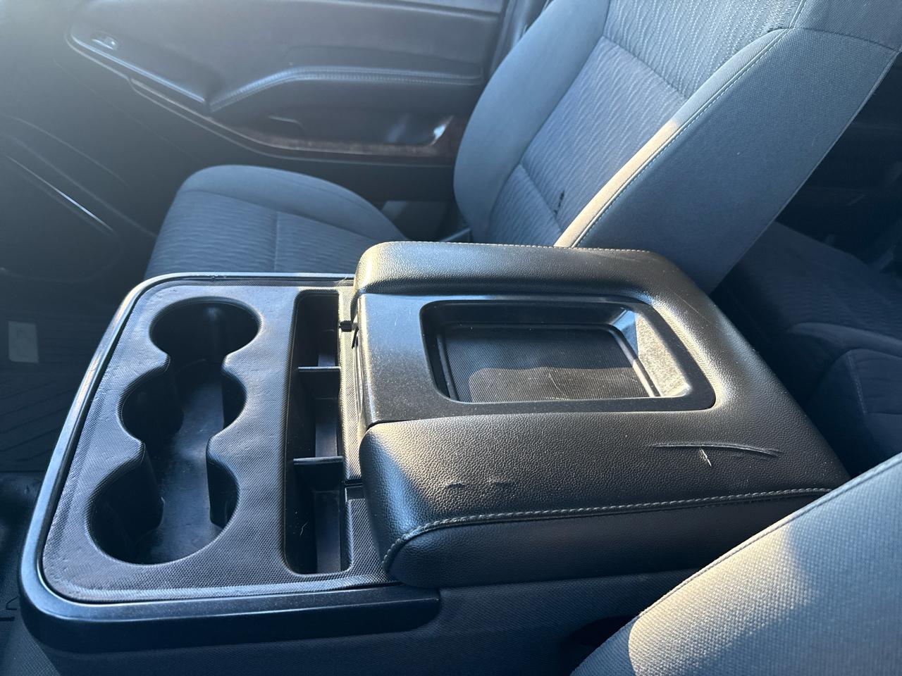 Chevrolet Suburban 4WD 4dr 1500 LS 2017