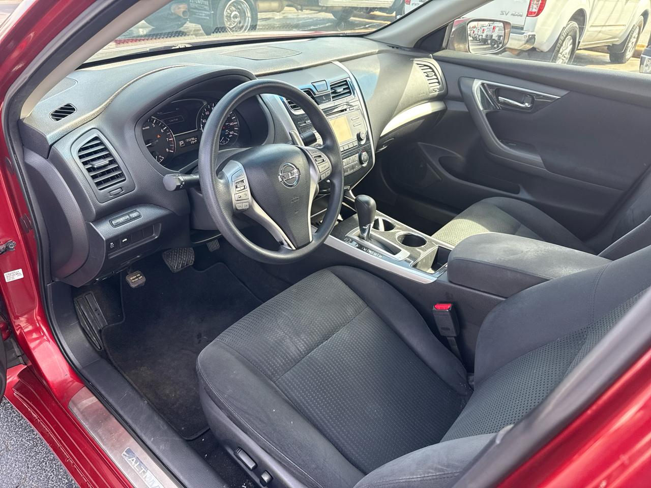 Nissan Altima 4dr Sdn V6 3.5 S 2014