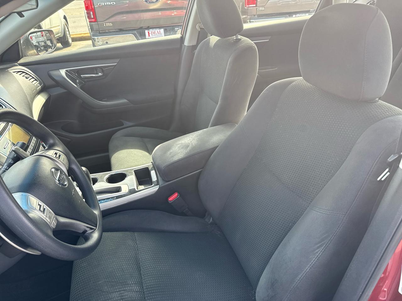 Nissan Altima 4dr Sdn V6 3.5 S 2014