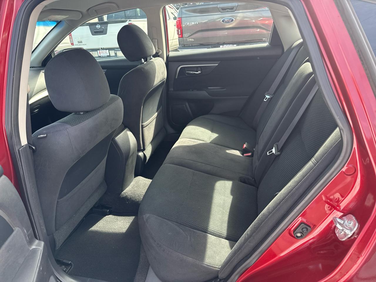 Nissan Altima 4dr Sdn V6 3.5 S 2014