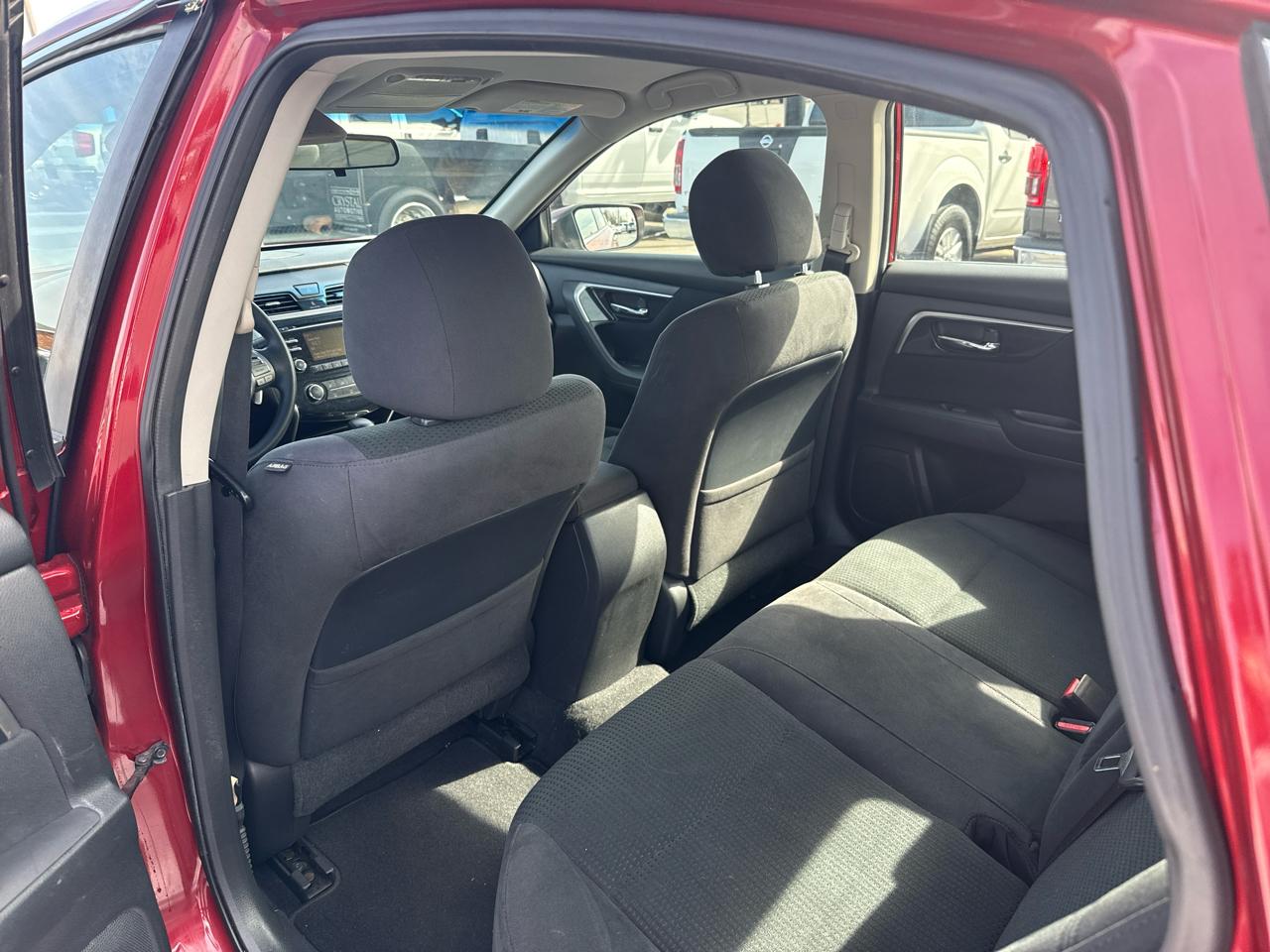 Nissan Altima 4dr Sdn V6 3.5 S 2014