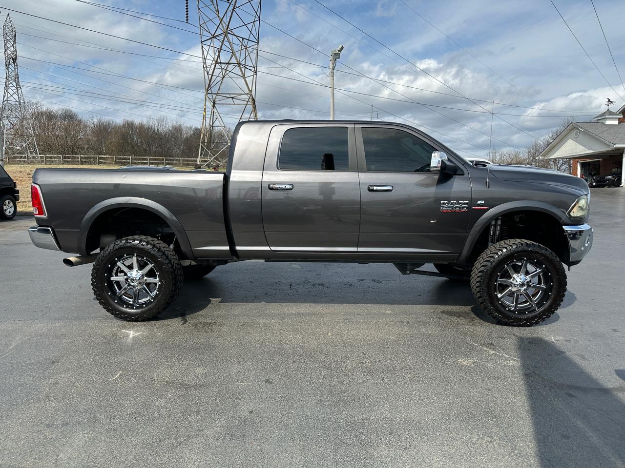 RAM 2500 4WD Mega Cab 160.5" Laramie 2016