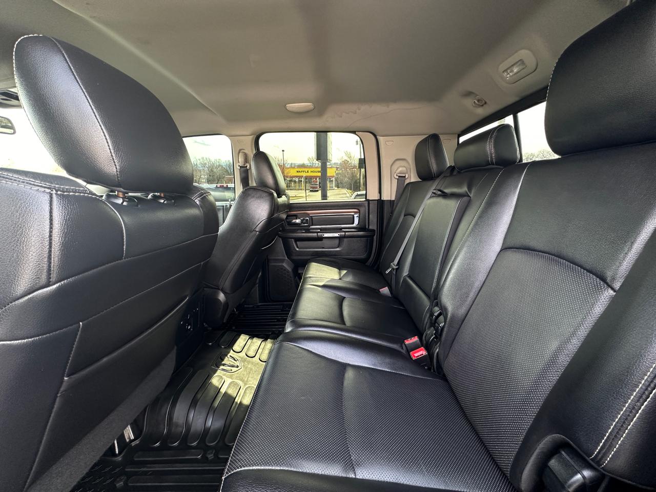 RAM 2500 4WD Mega Cab 160.5" Laramie 2016