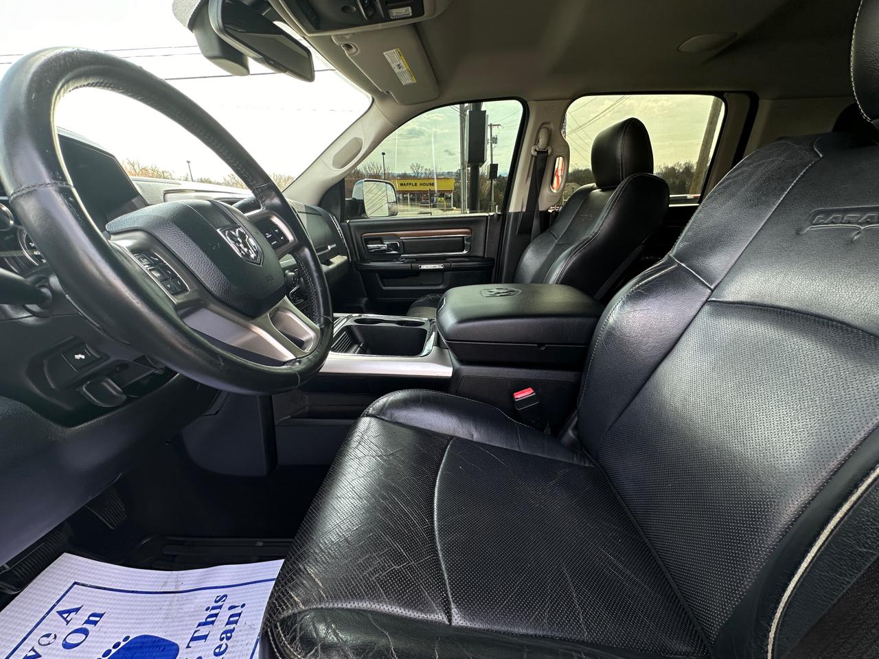 RAM 2500 4WD Mega Cab 160.5" Laramie 2016