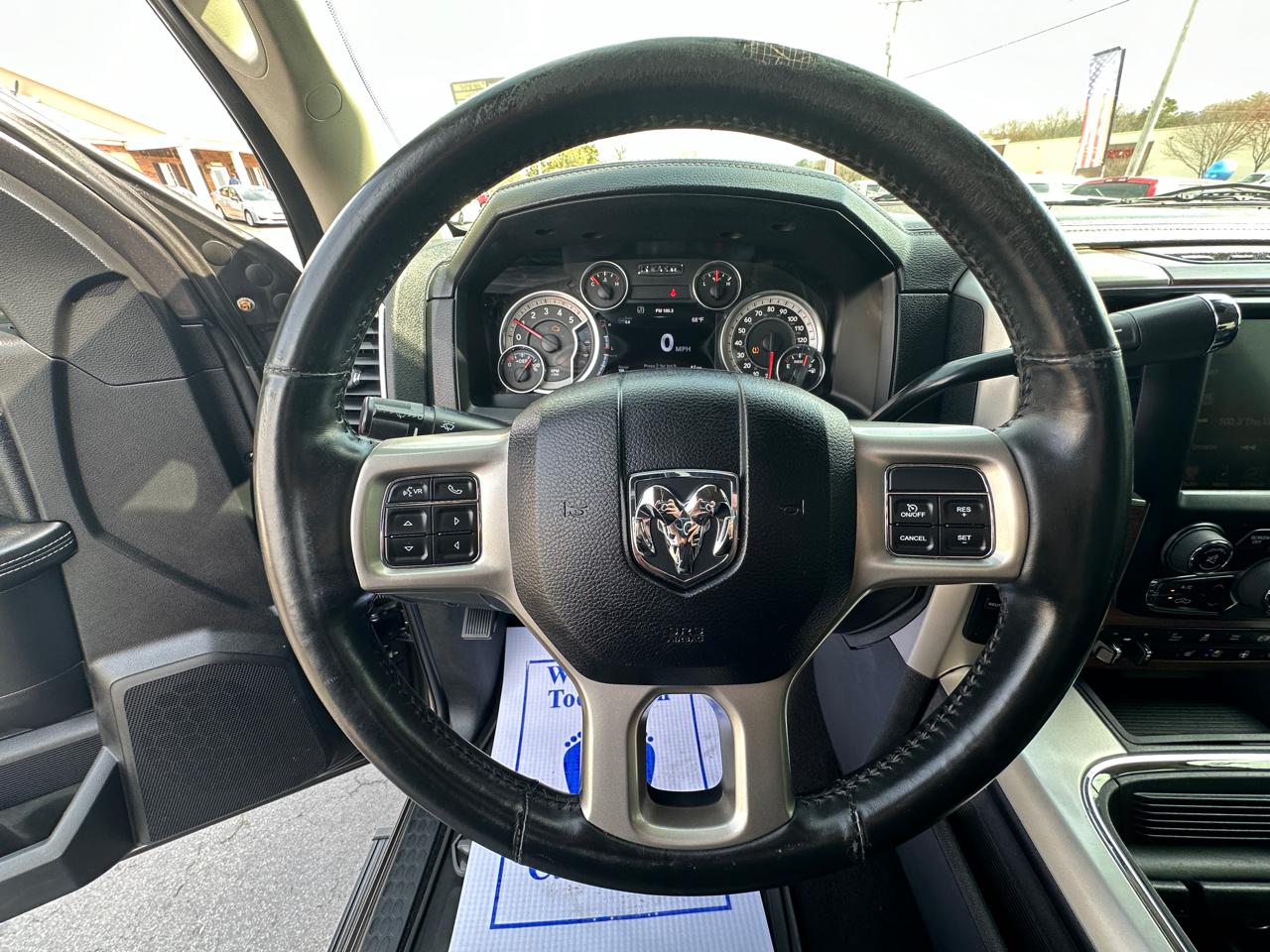 RAM 2500 4WD Mega Cab 160.5" Laramie 2016